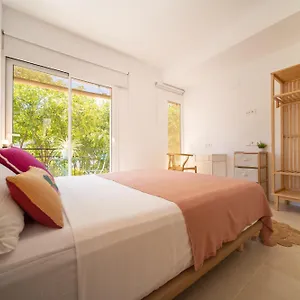 hostal-bonanza-sitges.catalonia-hotels.com/